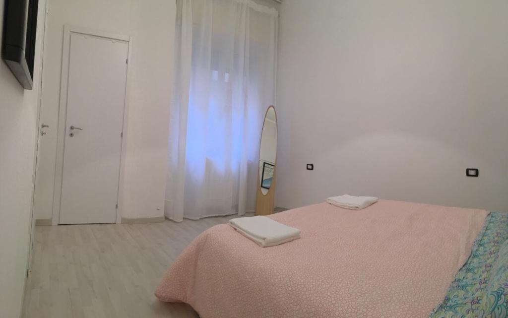 Milan Nice Flat In Red Metro Екстер'єр фото